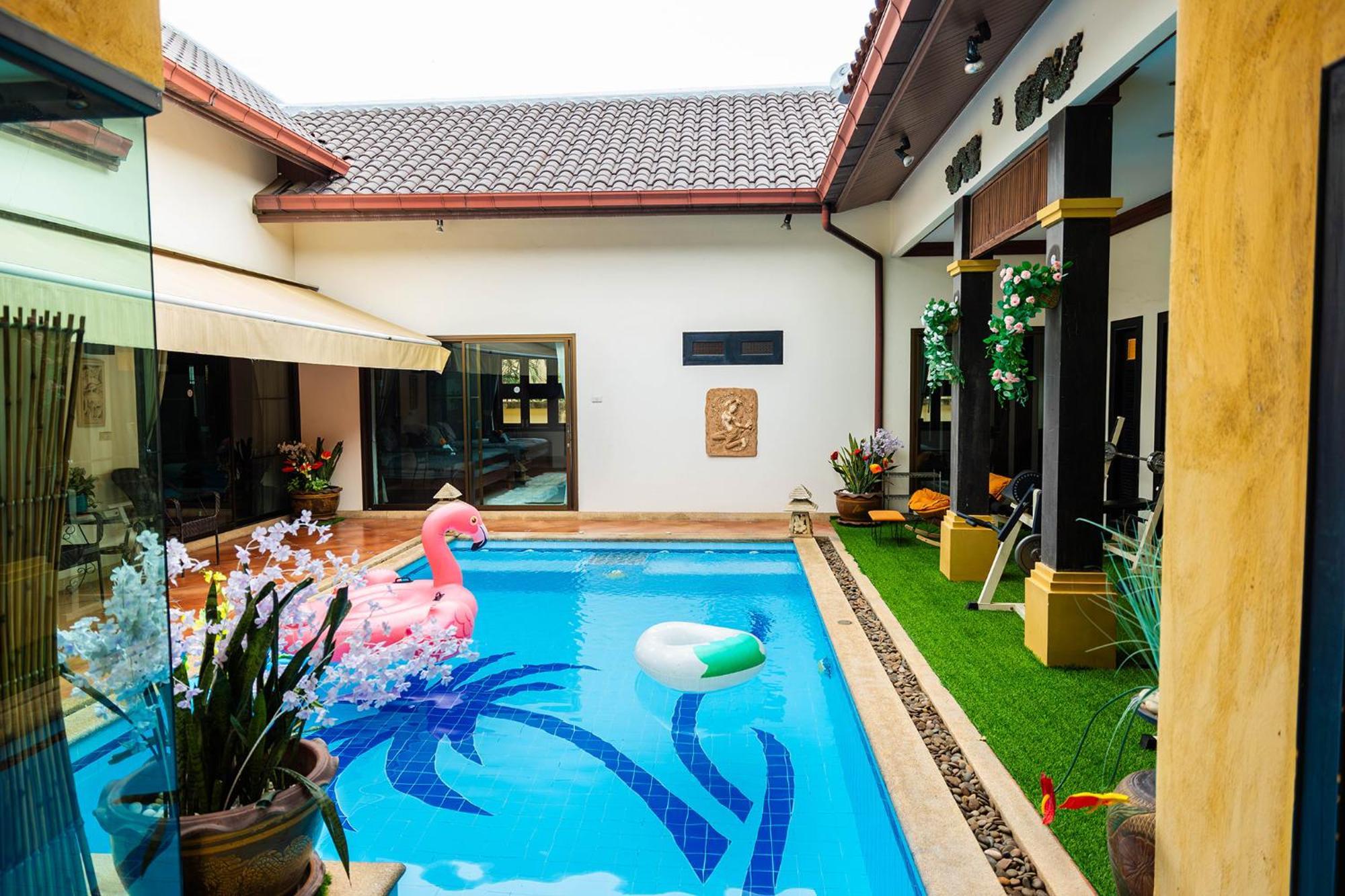 November T Pool 2 Jomtien Beach